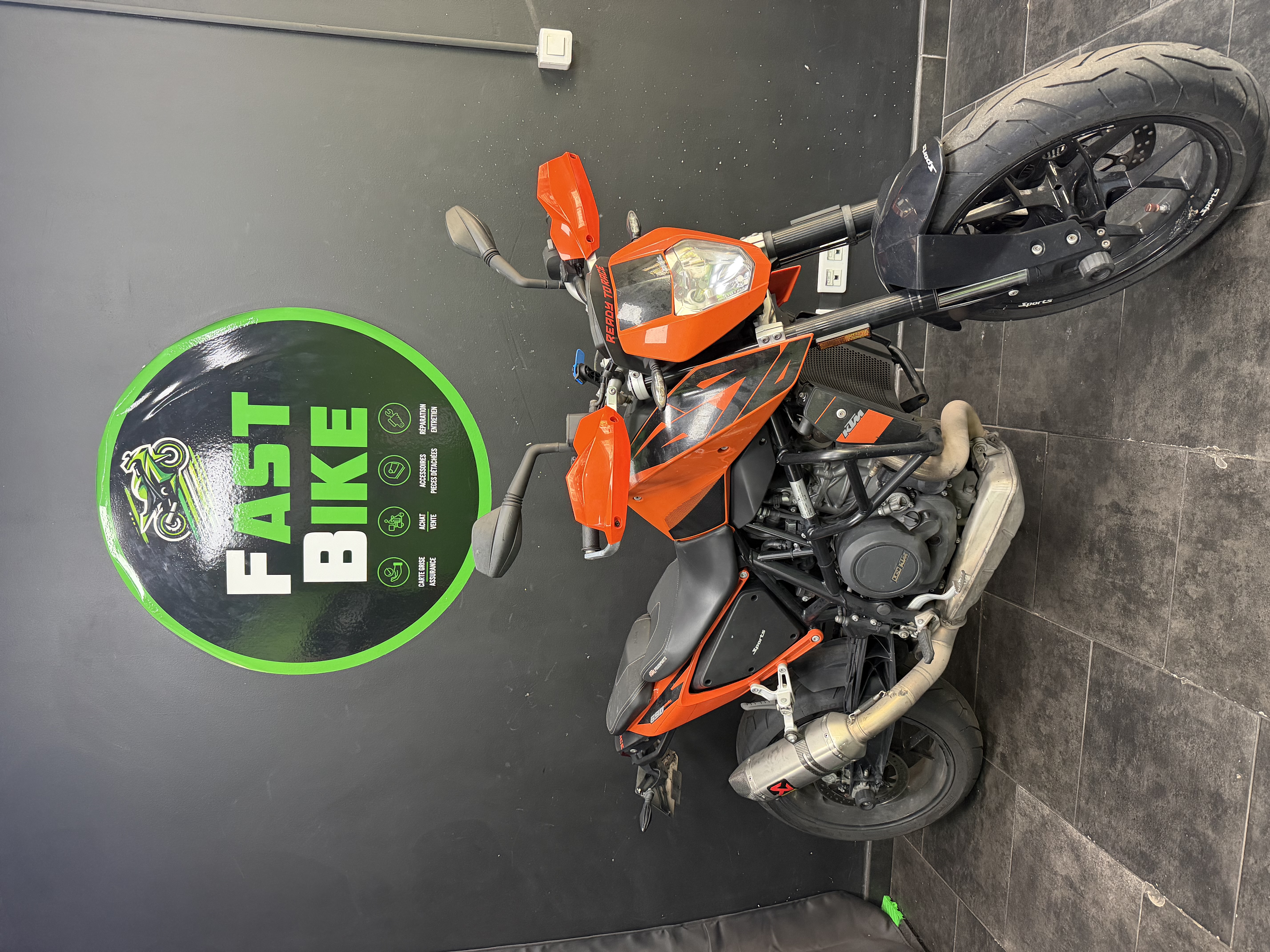 KTM DUKE 690